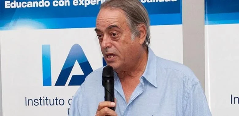 Nos dejo un maestro Nos dejo un maestro