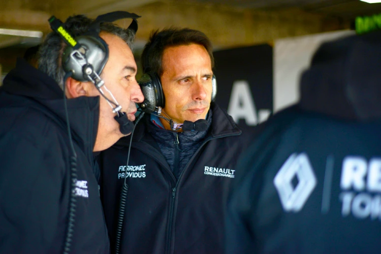 IAD - Instituto de Automovilismo Deportivo.